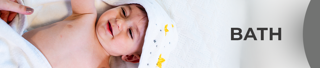 Baby with Primo Passi Muslin Towel